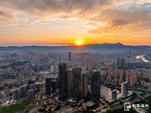 福州天空現(xiàn)絕美朝霞，視覺盛宴震撼全城